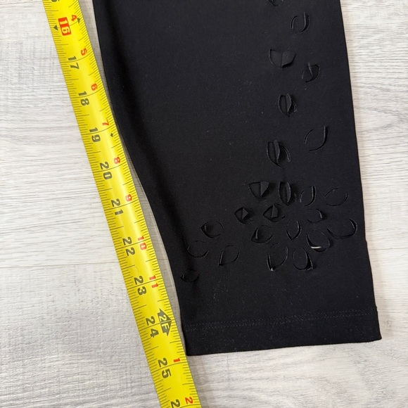 Sympli White House Design Company Floral Cut Out Black Leggings Made in Canada - Picture 13 of 17